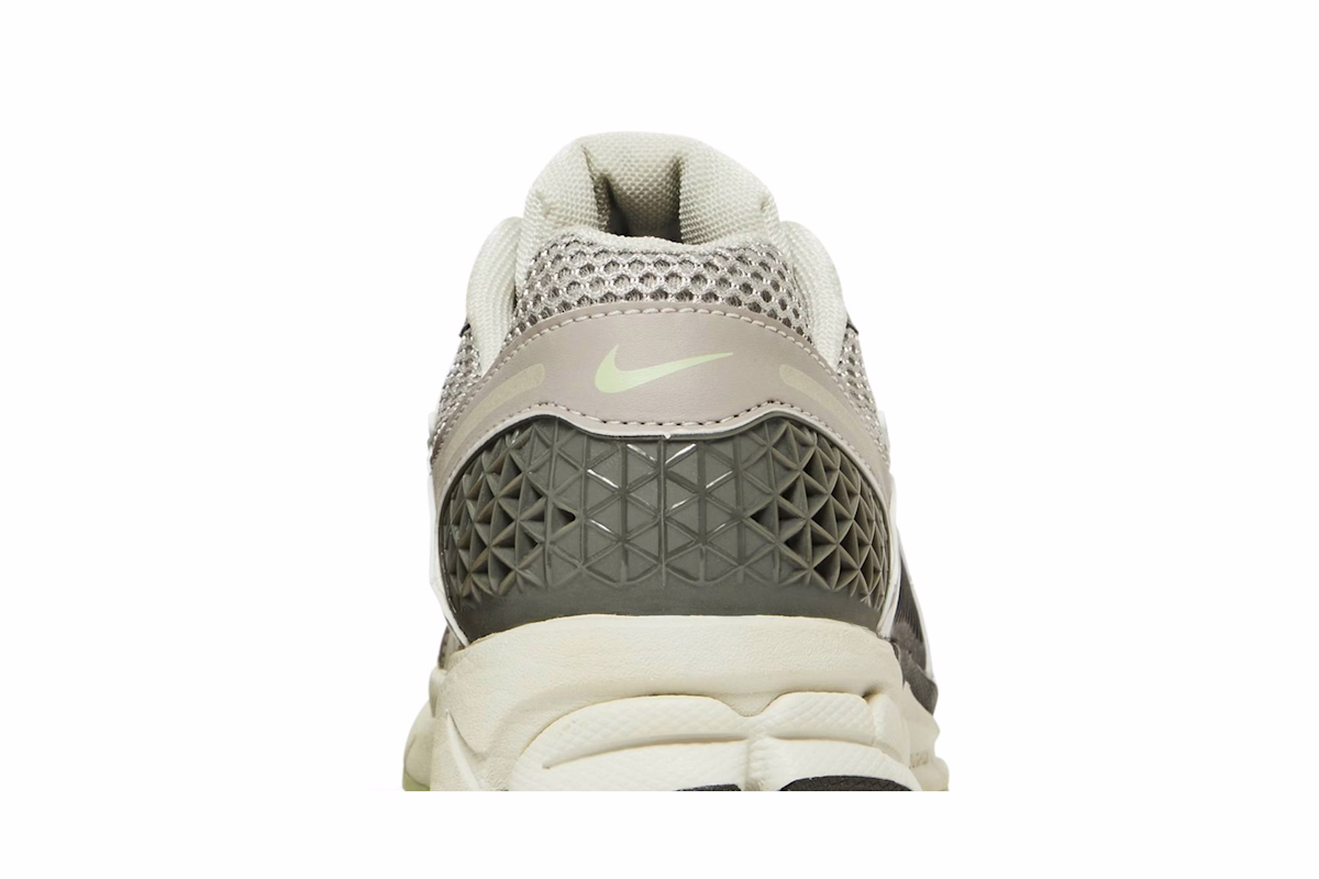 (Women) Nike Zoom Vomero 5 'Cobblestone and Flat Pewter'