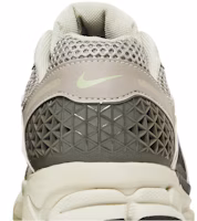 (W) Nike Zoom Vomero 5 'Cobblestone dan Flat Pewter' FB8825-001 Sizing (W) Nike Zoom Vomero 5 'Cobblestone dan Flat Pewter' FB8825-001