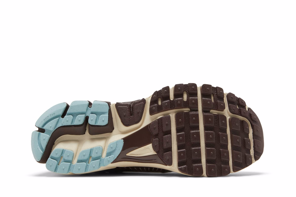 (Women) Nike Zoom Vomero 5 'Earth Fossil'