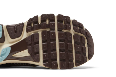 (Women) Nike Zoom Vomero 5 'Earth Fossil'