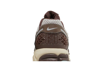 (Women) Nike Zoom Vomero 5 'Earth Fossil'