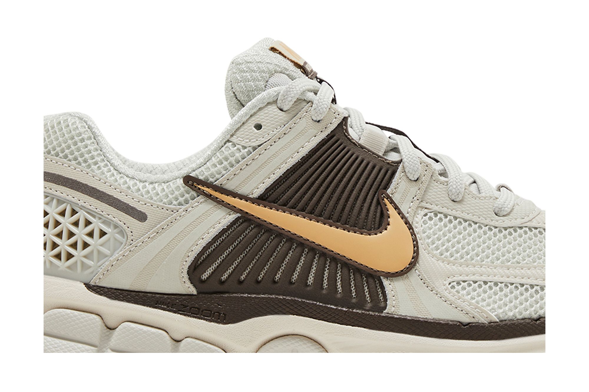Shop (W) Nike Zoom Vomero 5 'Light Bone Sesame' Lelaki Kasut HM9657-001