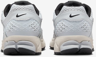 (W) 나이키 줌 보메로 5 '퓨어 플래티넘 라이트' FN6742-002 Details for (W) 나이키 줌 보메로 5 '퓨어 플래티넘 라이트' FN6742-002