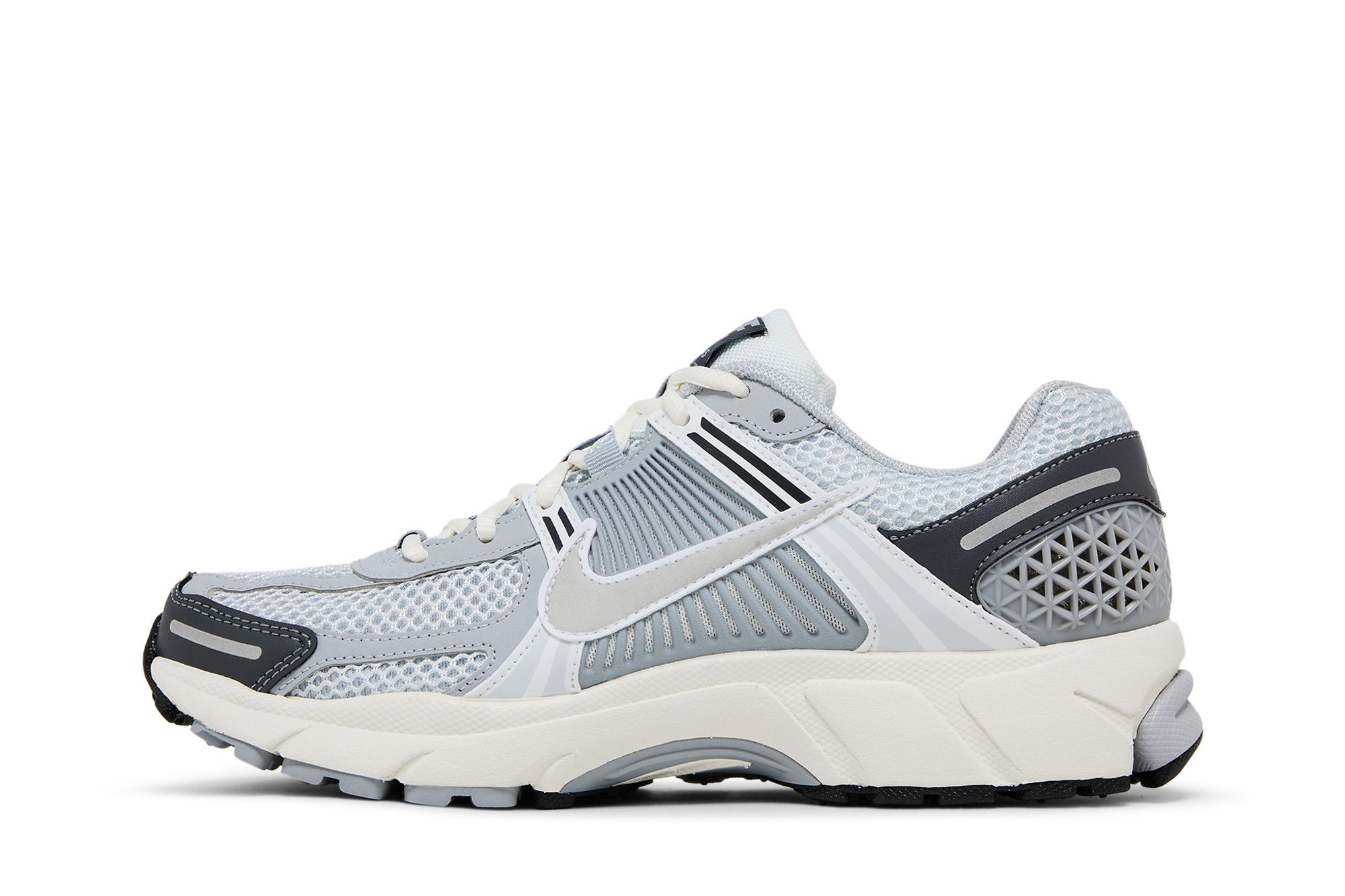 Lookbook (W) Nike Zoom Vomero 5 ''Wolf Grey Cool Grey'' Herrenschuhe Grau FD9919-001