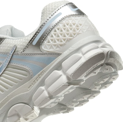 (W) 나이키 줌 보메로 5 퓨어 플래티넘/서밋 화이트/화이트/셀레스틴 블루 IB8929-001 Cheap (W) 나이키 줌 보메로 5 퓨어 플래티넘/서밋 화이트/화이트/셀레스틴 블루 IB8929-001