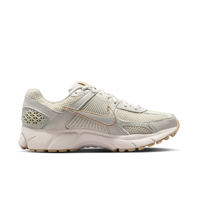 Lookbook (Women) Nike Zoom Vomero 5 Running Shoes Light Bone/Phantom/Light All Wood Brown/Light Bone IB8929-003