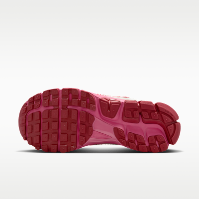 Order (W) Nike Zoom Vomero 5 Putih Summit/Peony/Crimson Team/Putih Summit FJ2028-108