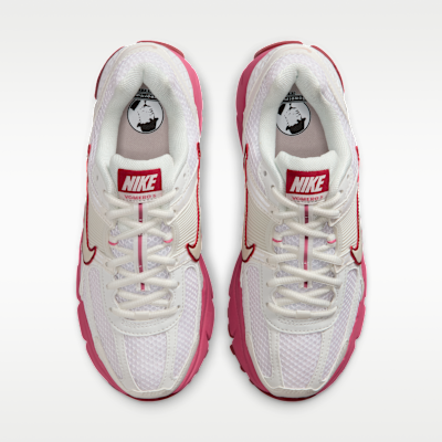 Shop (W) Nike Zoom Vomero 5 Putih Summit/Peony/Crimson Team/Putih Summit FJ2028-108