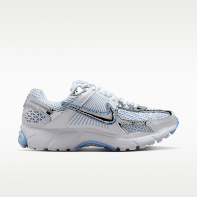 Lookbook (W) Nike Zoom Vomero 5 Bianco/Alluminio/Grigio Calcio/Argento Metallico IV4311-100