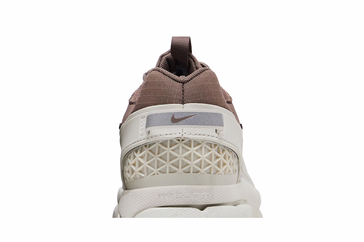 (Women) Nike Zoom Vomero Roam 'Light Bone Mink Brown'