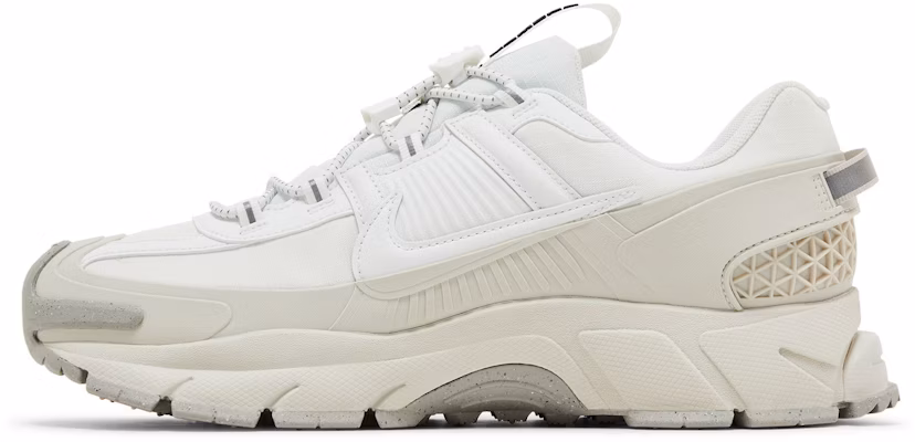 (Women) Nike Zoom Vomero Roam 'Summit White' HV6410-100 Lookbook (Women) Nike Zoom Vomero Roam 'Summit White' HV6410-100