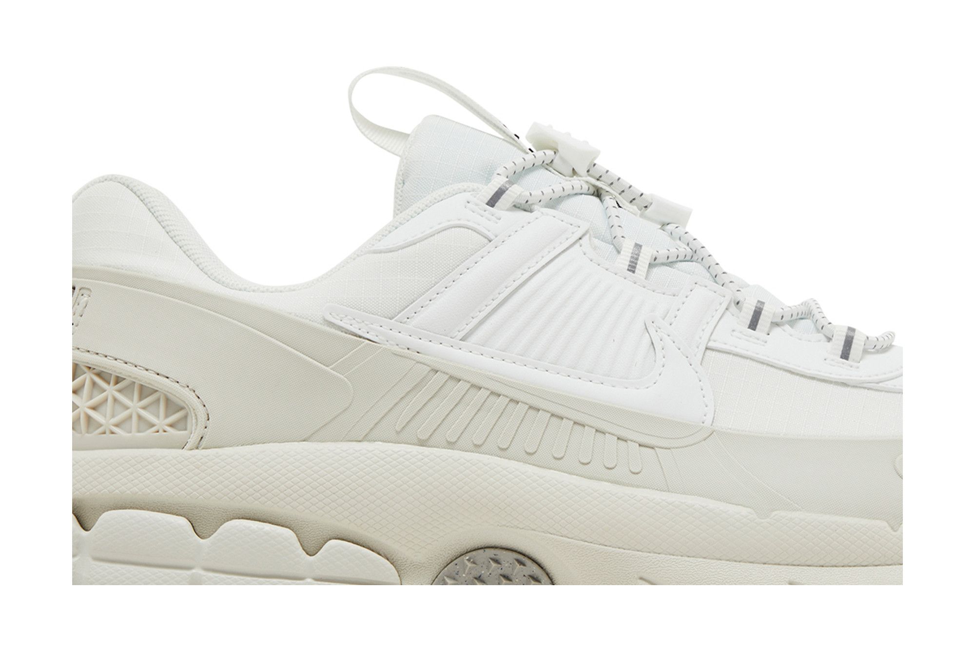 Lookbook (W) Nike Zoom Vomero Roam 'Summit White' Putih Sneakers Pria Terlaris HV6410-100