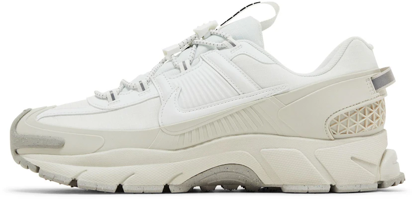 (W) Nike Zoom Vomero Roam 'Summit White' Putih Sneakers Pria Terlaris HV6410-100 Shop (W) Nike Zoom Vomero Roam 'Summit White' Putih Sneakers Pria Terlaris HV6410-100