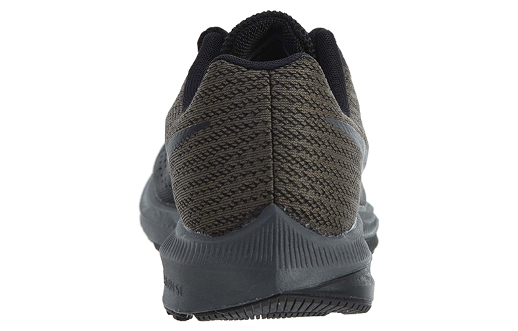 Shop 耐吉 Air Zoom Winflo 4 透氣輕便耐磨 低幫跑步鞋 女款 黑色