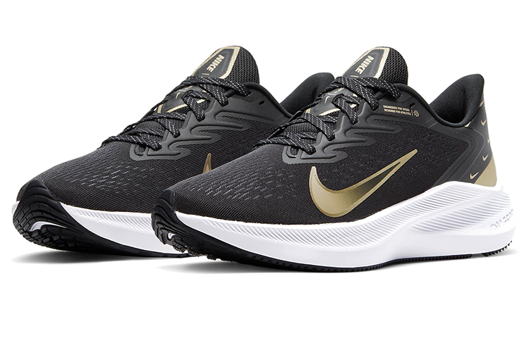 Lookbook (W) Nike Zoom Winflo 7 Premium 'Negro Oro Metálico Grain' CV0140-001