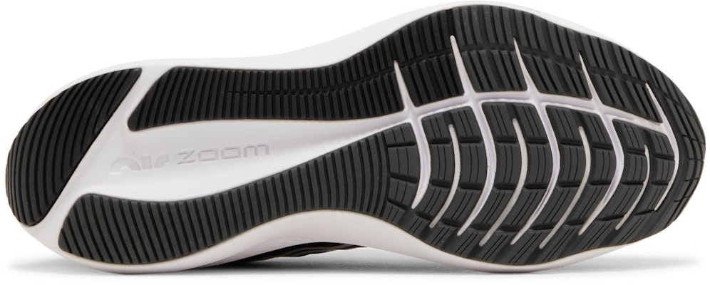 (W) Nike Zoom Winflo 8 'Hitam Putih' CW3421-005 Shop (W) Nike Zoom Winflo 8 'Hitam Putih' CW3421-005