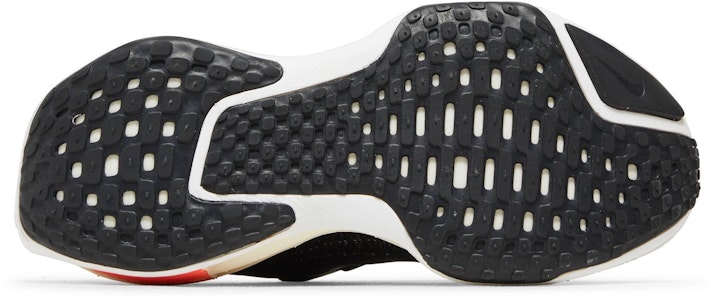 (W) Nike ZoomX Invincible 3 'Hitam Putih' DR2660-001 Shop (W) Nike ZoomX Invincible 3 'Hitam Putih' DR2660-001