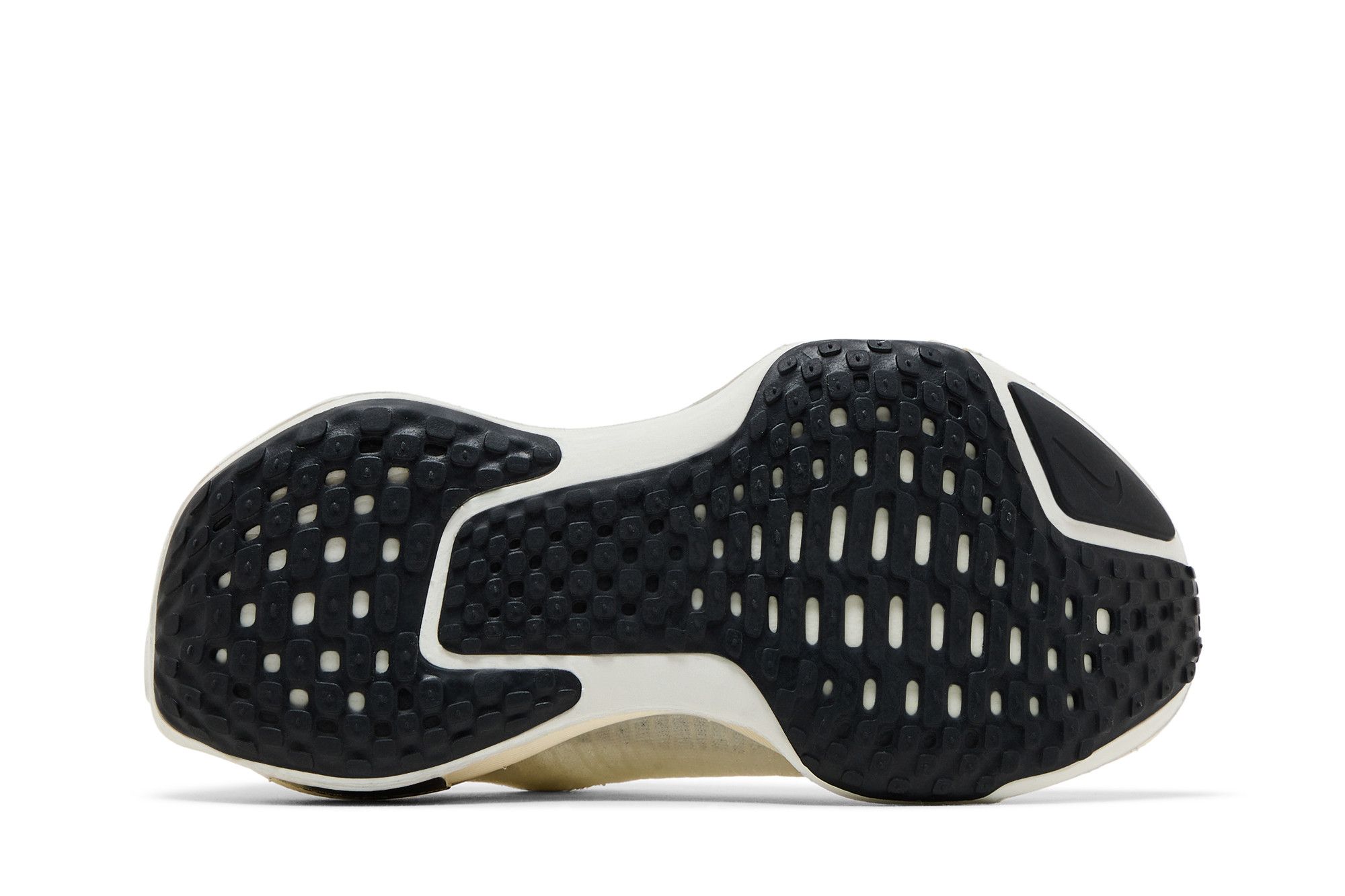 Shop Nike Invincible Run 3 耐磨輕便 低筒 跑步鞋 女款 白色