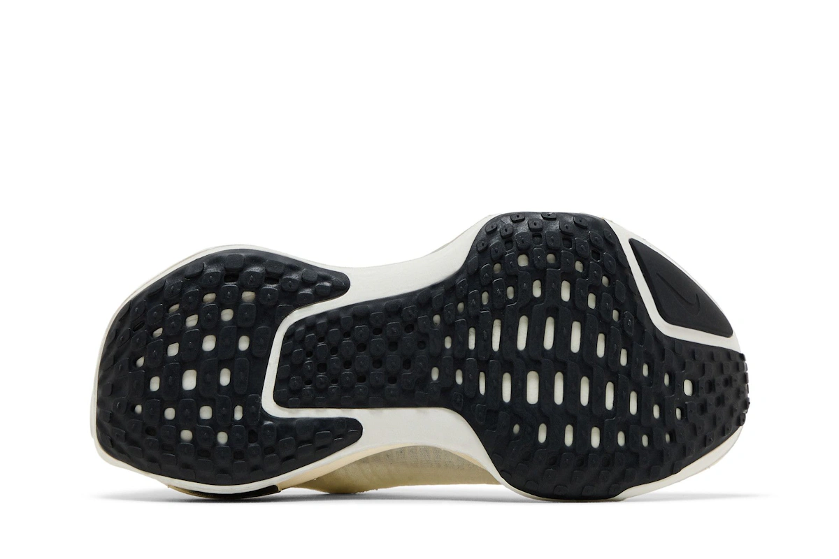 (Women) Nike ZoomX Invincible 3 Extra Wide 'Summit White Black'