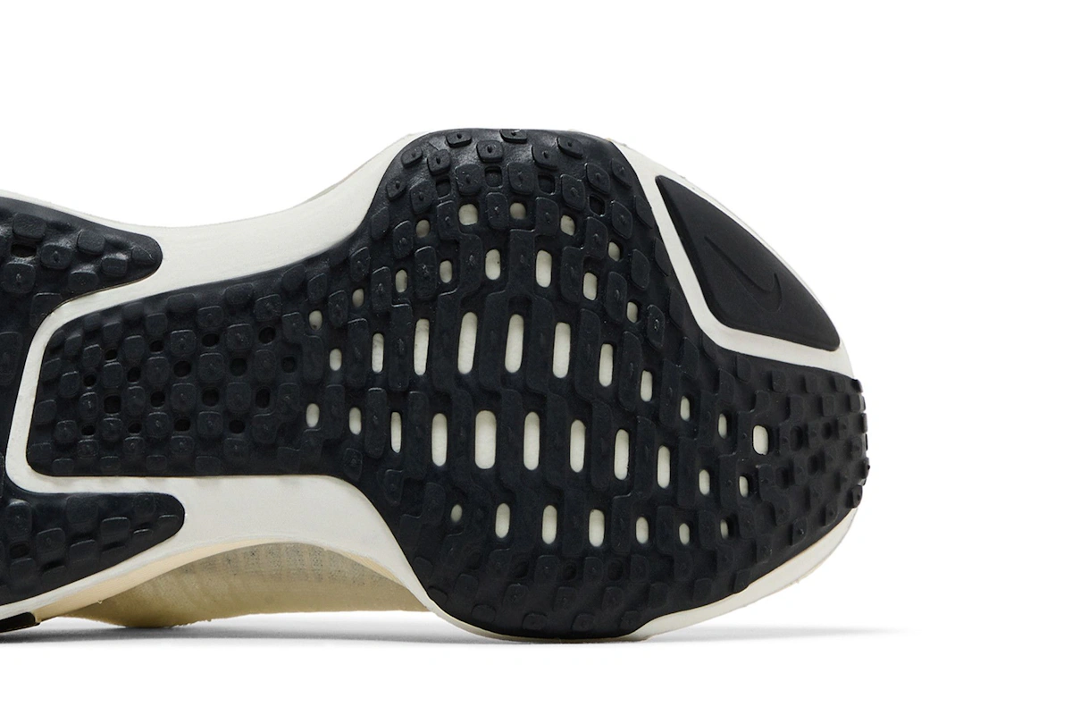 (Women) Nike ZoomX Invincible 3 Extra Wide 'Summit White Black'