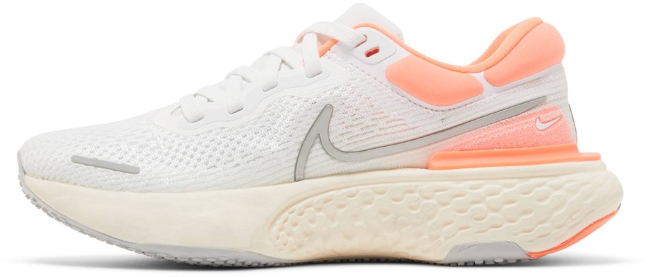 (W) Nike ZoomX Invincible Run Flyknit 'Putih Terang Mango' CT2229-100 Lookbook (W) Nike ZoomX Invincible Run Flyknit 'Putih Terang Mango' CT2229-100