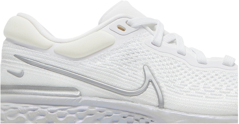 (女性)Nike ZoomX Invincible Run Flyknit「白色金屬銀」CT2229-101 Order (女性)Nike ZoomX Invincible Run Flyknit「白色金屬銀」CT2229-101