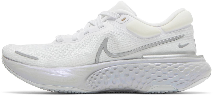 (女性)Nike ZoomX Invincible Run Flyknit「白色金屬銀」CT2229-101 Lookbook (女性)Nike ZoomX Invincible Run Flyknit「白色金屬銀」CT2229-101