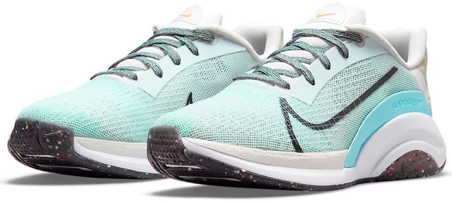 (W) Nike ZoomX SuperRep Surge 'Platinum Tint' Sepatu Olahraga Putih DH2555-091 Lookbook (W) Nike ZoomX SuperRep Surge 'Platinum Tint' Sepatu Olahraga Putih DH2555-091