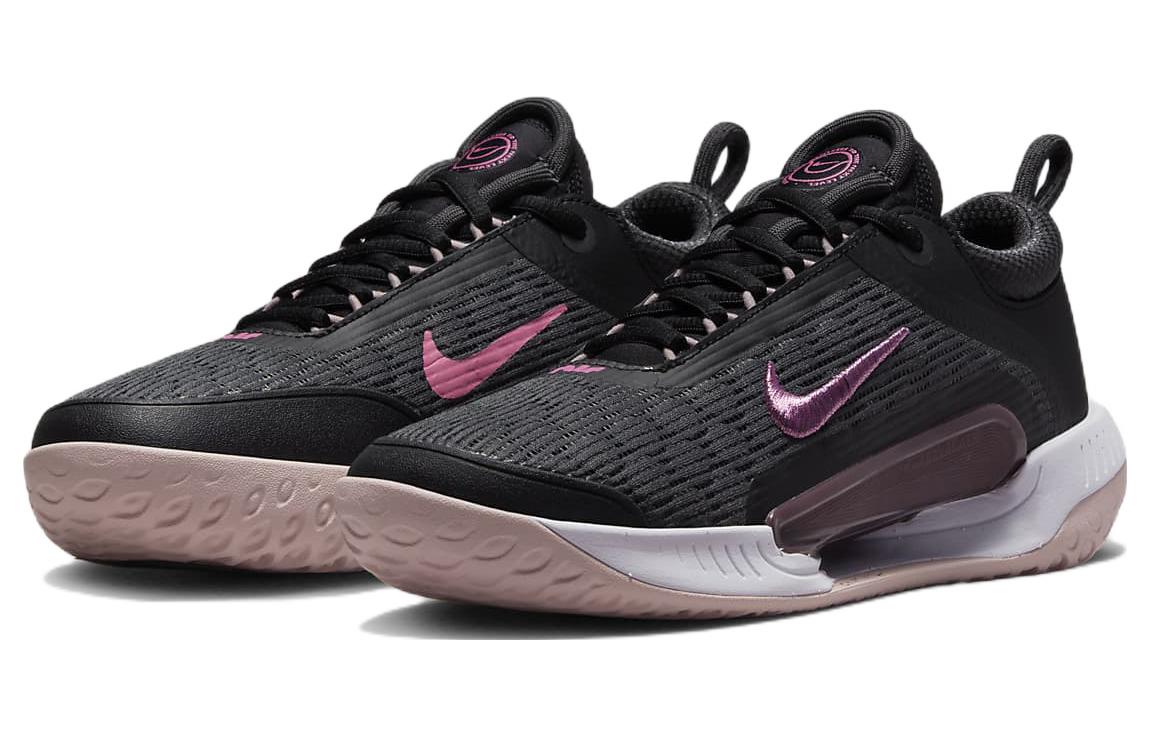 Lookbook （女款）NikeCourt Zoom NXT '黑色葡萄酒壓榨' DH0222-001