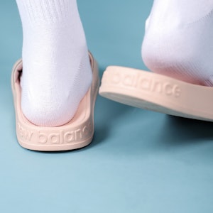 (W) 노리타케 감성! 뉴발란스 200 시리즈 일러스트 슬리퍼 (핑크) SWF200NP 1