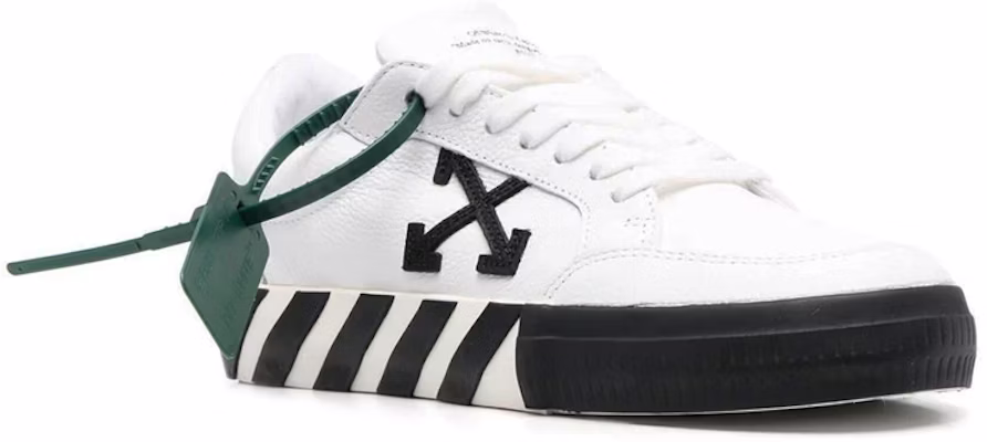 OFF-WHITE Vulcanized 皮革 硫化 時尚板鞋 女款 白黑色 Lookbook OFF-WHITE Vulcanized 皮革 硫化 時尚板鞋 女款 白黑色