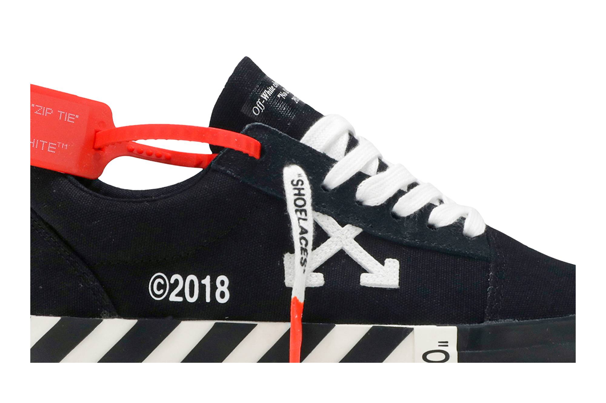 Order (W) Off-White Vulc Low Top 'Negro' OWIA146R19800016-1000