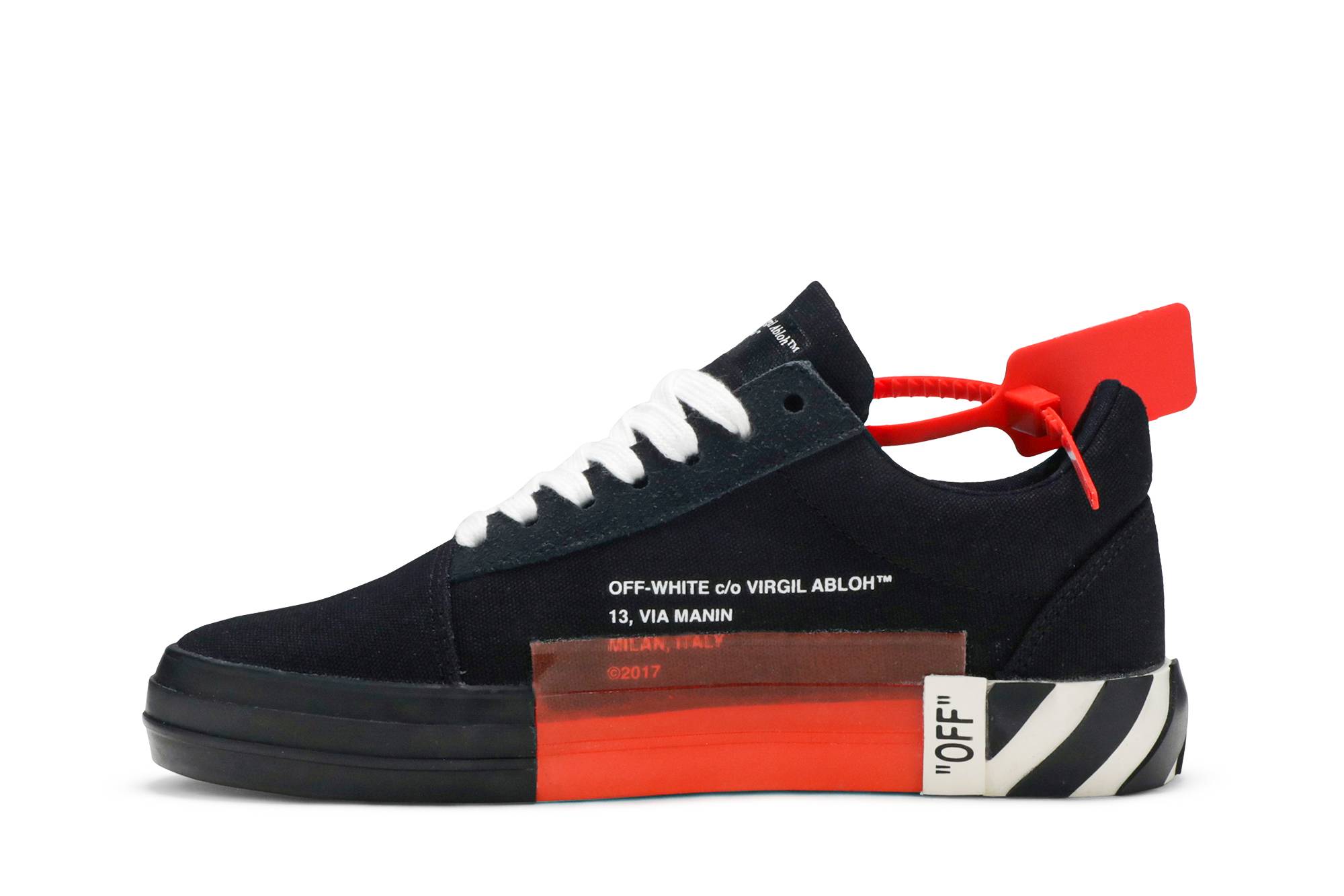 Lookbook (W) Off-White Vulc Low Top 'Negro' OWIA146R19800016-1000