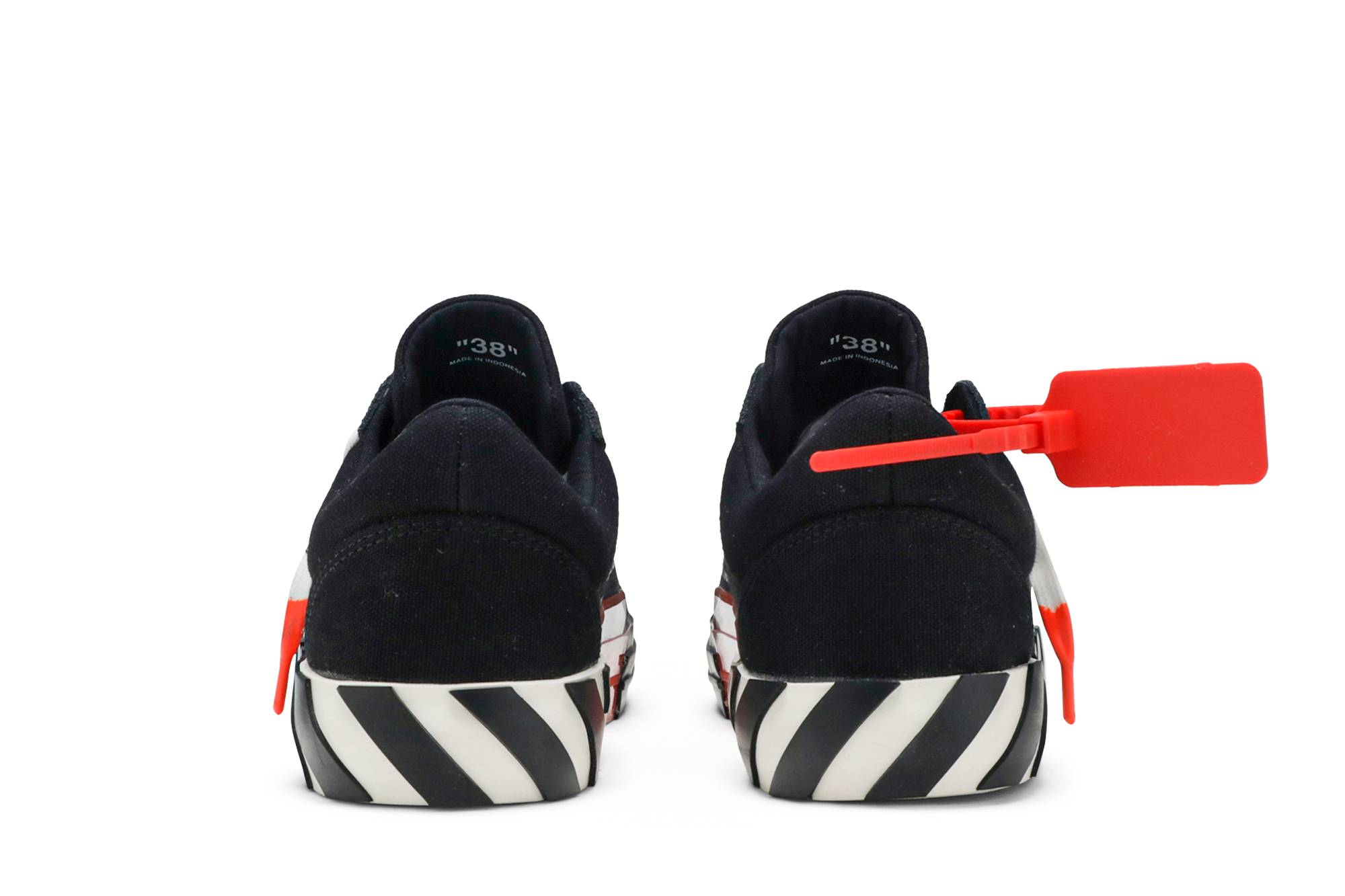 Details for (W) Off-White Vulc Low Top 'Negro' OWIA146R19800016-1000