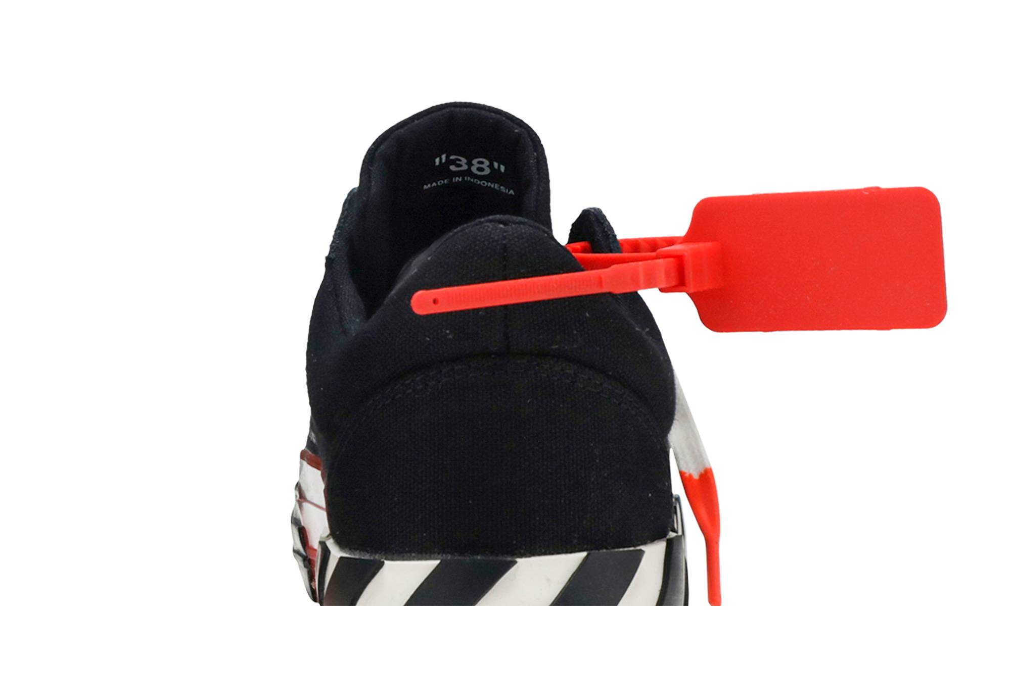 Sizing (W) Off-White Vulc Low Top 'Negro' OWIA146R19800016-1000