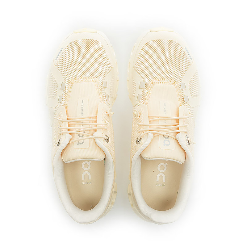 Sizing (W) On Cloud 6 运动鞋 ON3WF10064297