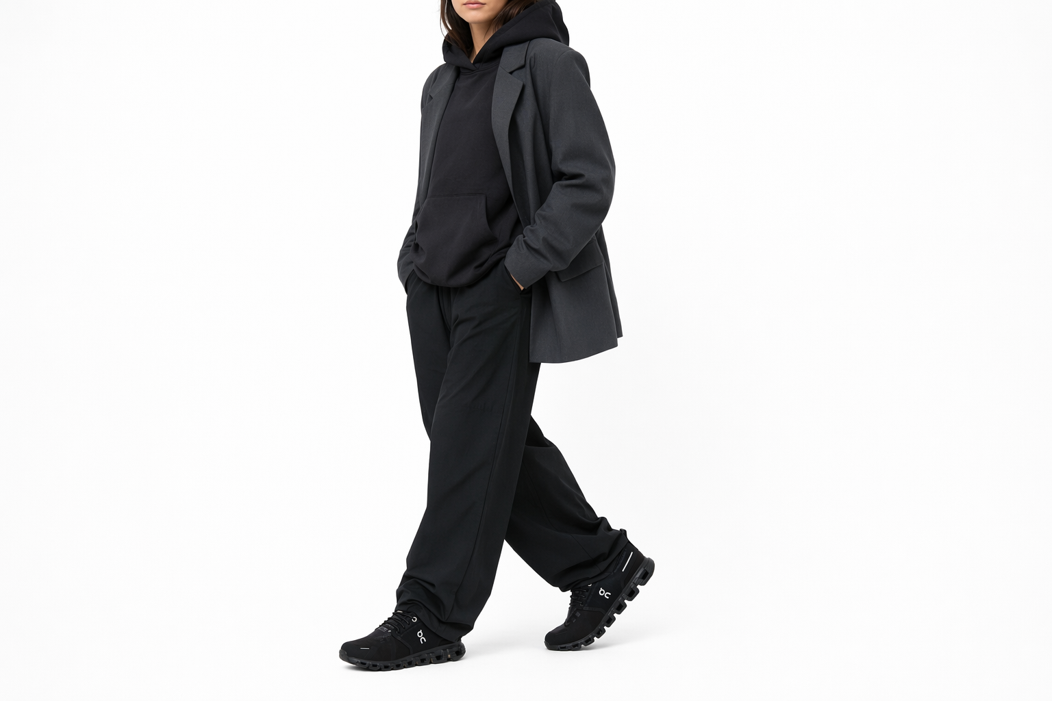 Order (W) On Cloud 6 Waterproof 'Triple Black' Sepatu Hitam Anti Air 3WF10051043