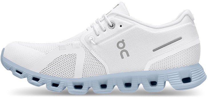 women-on-running-cloud-5-white-chambray-59-98886