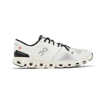 (W) On Running Cloud X 3 White Black