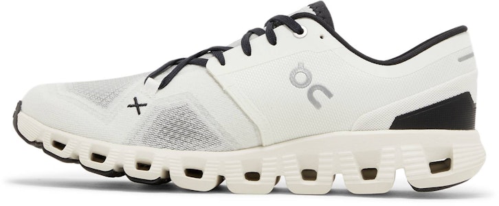 (W) On クラウドX 3 ホワイト/ブラック 60-98697 Lookbook (W) On クラウドX 3 ホワイト/ブラック 60-98697