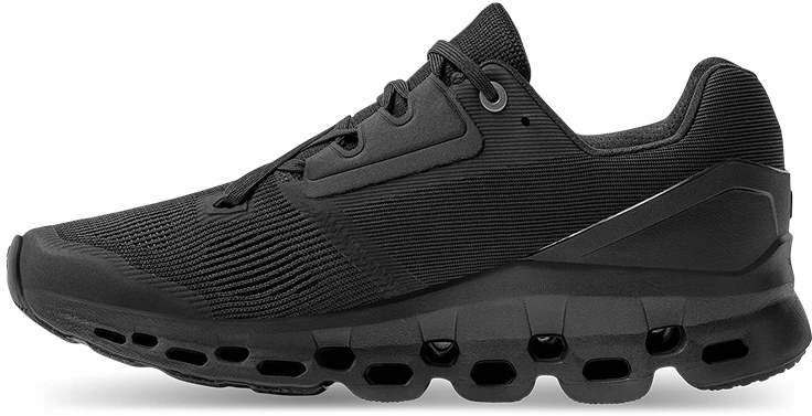 women-on-running-cloudstratus-black-39-99211