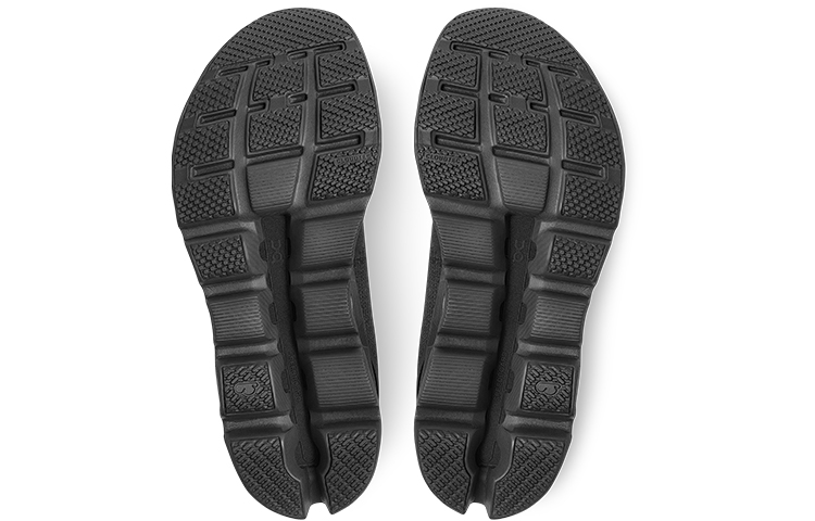 Sizing (W) On Running Cloudstratus 黑色 39-99211