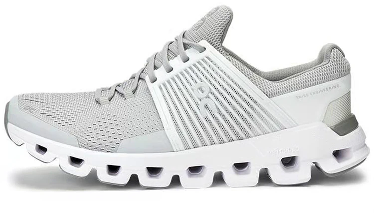 women-on-running-cloudswift-gray-white-31-99944