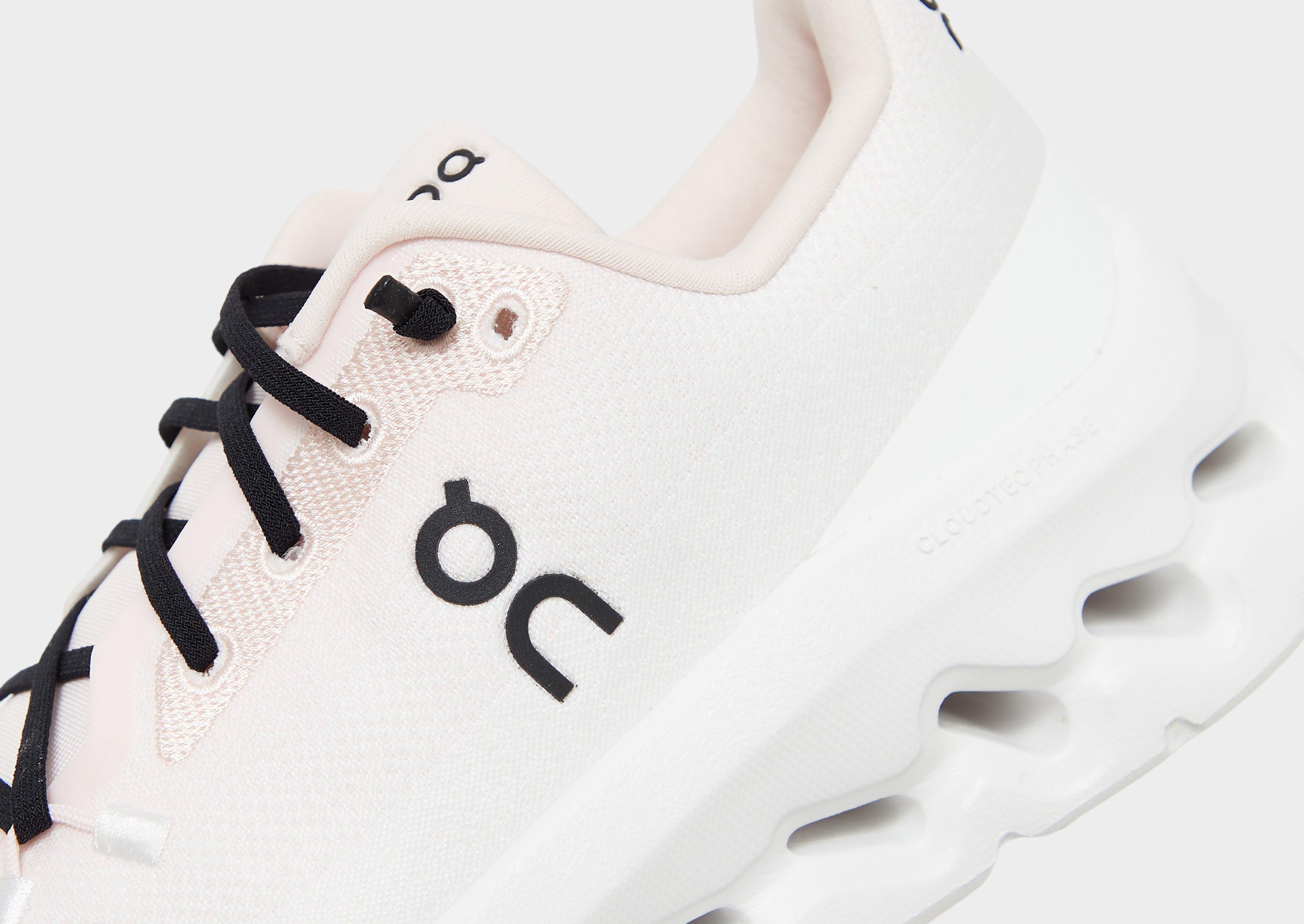 Shop (W) On Running Cloudtilt Salt White 3WE10056017