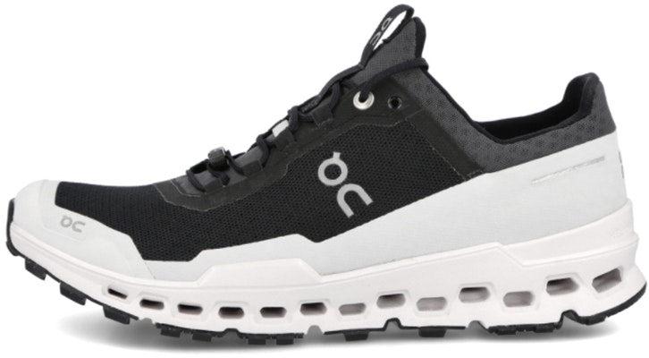 women-on-running-cloudultra-black-white-44-99538