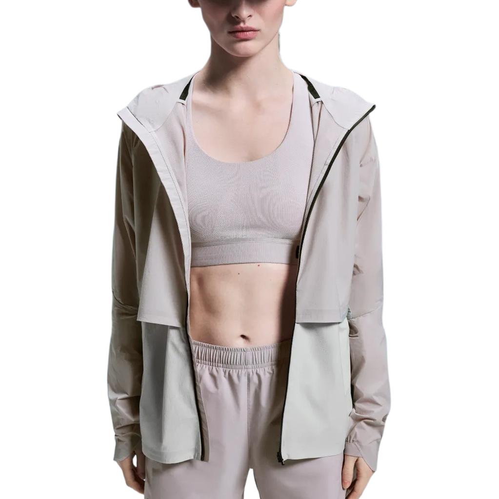 (Women) On Running Core Jacket  Glacier Grey - Stylish and Comfortable Hoodie. 1WE10412862