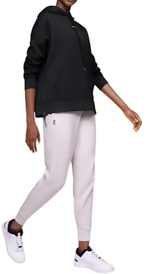 (Women) On Running Logo Hoodie Black 1WE11790553 Lookbook (Women) On Running Logo Hoodie Black 1WE11790553