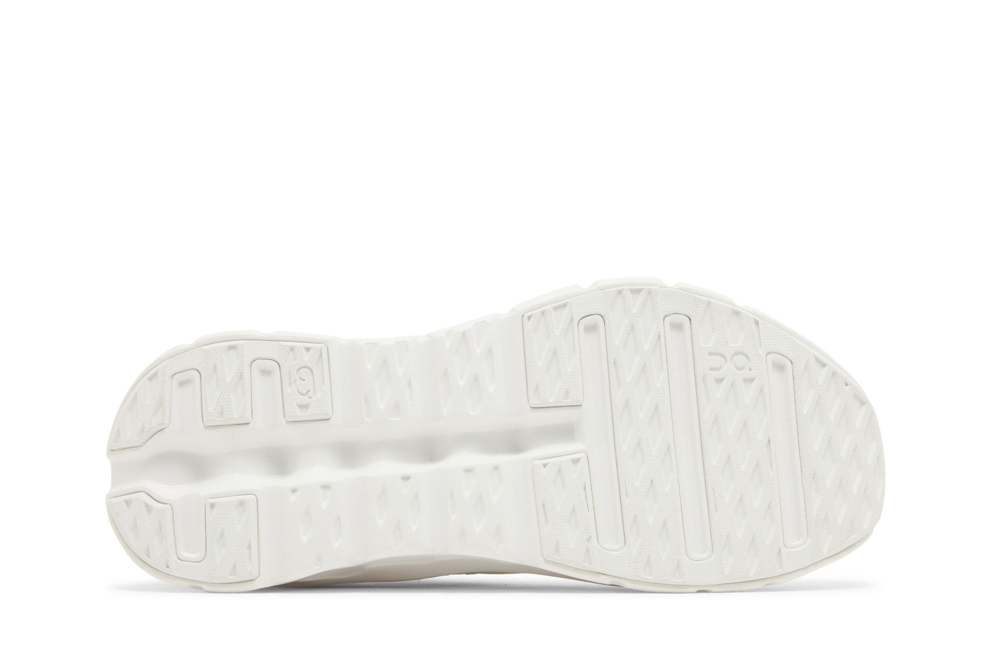 Shop (W) On Running x LOEWE Cloudtilt 休閒低筒白色鞋 3WD30310108