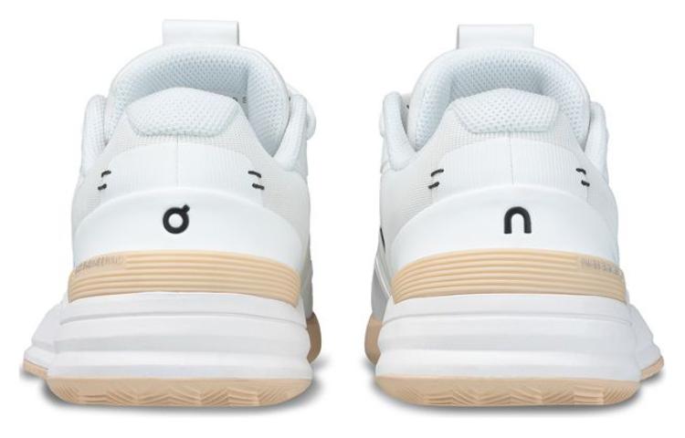 Shop (W) On The Roger Pro 'Blanco Arcilla' 3WD10601533