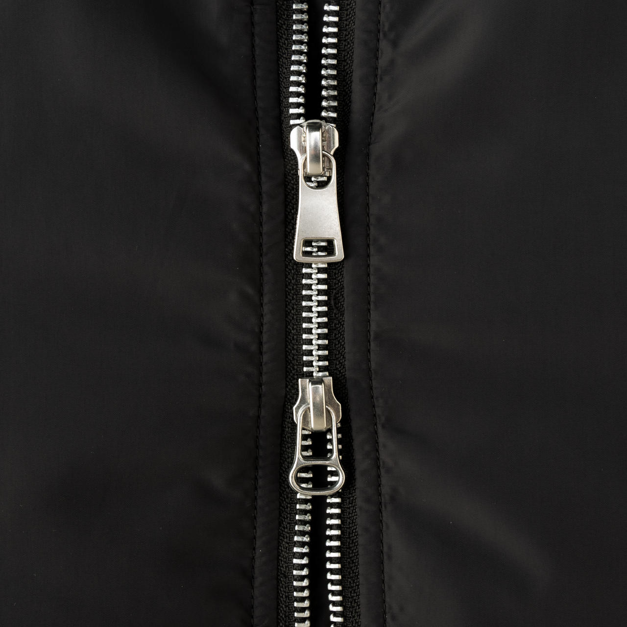 Shop (W) Onitsuka Tiger WS Blouson Jaket Hitam Hoodie Stylish Desain Kasual. 2182A872-001